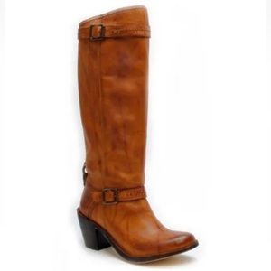 frye “carmen inside zip” saddle size 7M